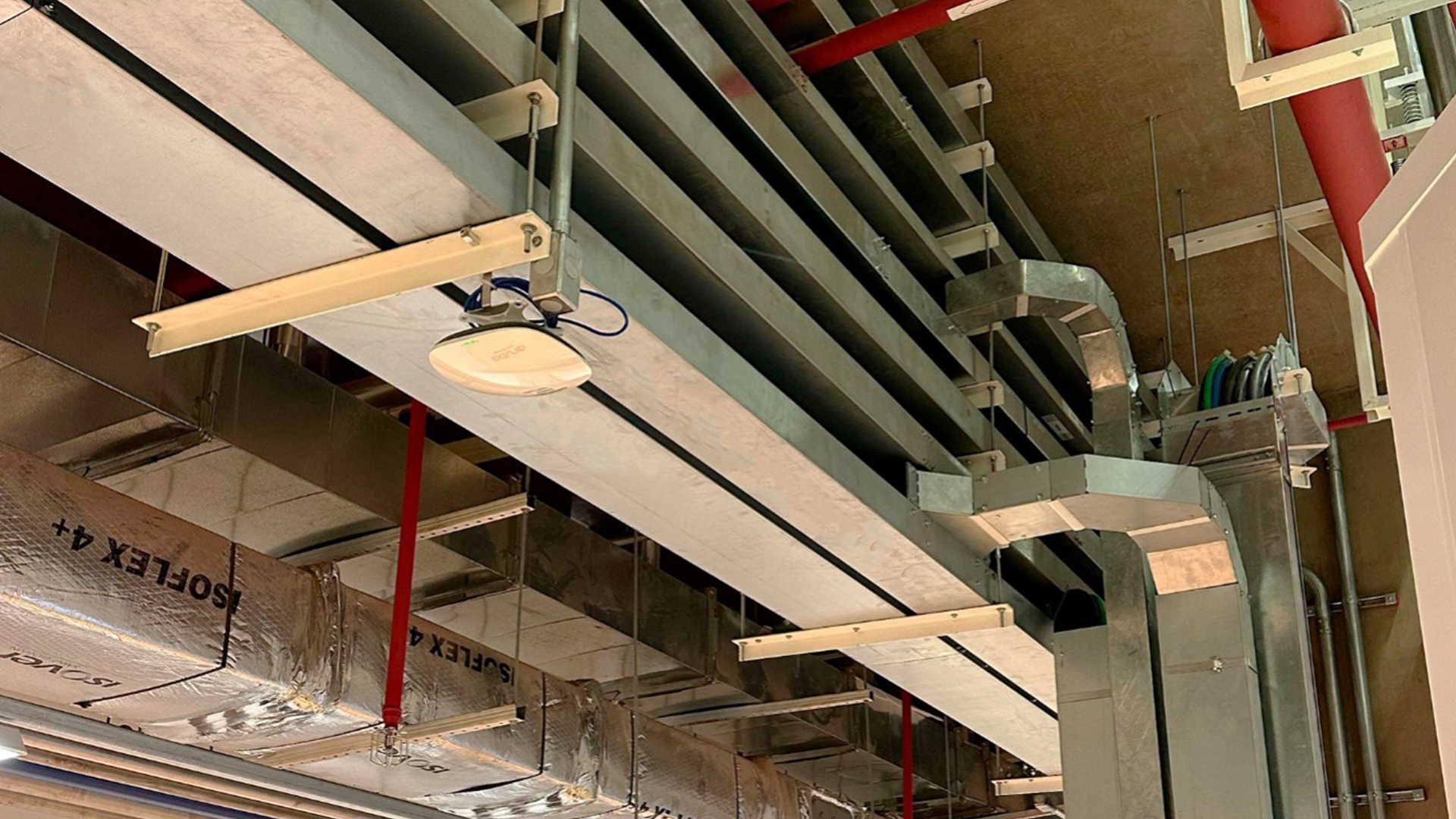 Por que as eletrocalhas são importantes para a segurança de sua planta industrial?